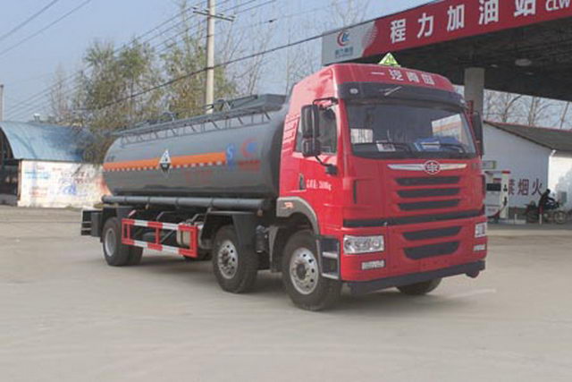 CLW5250GFWC5型腐蚀性物品罐式运输车